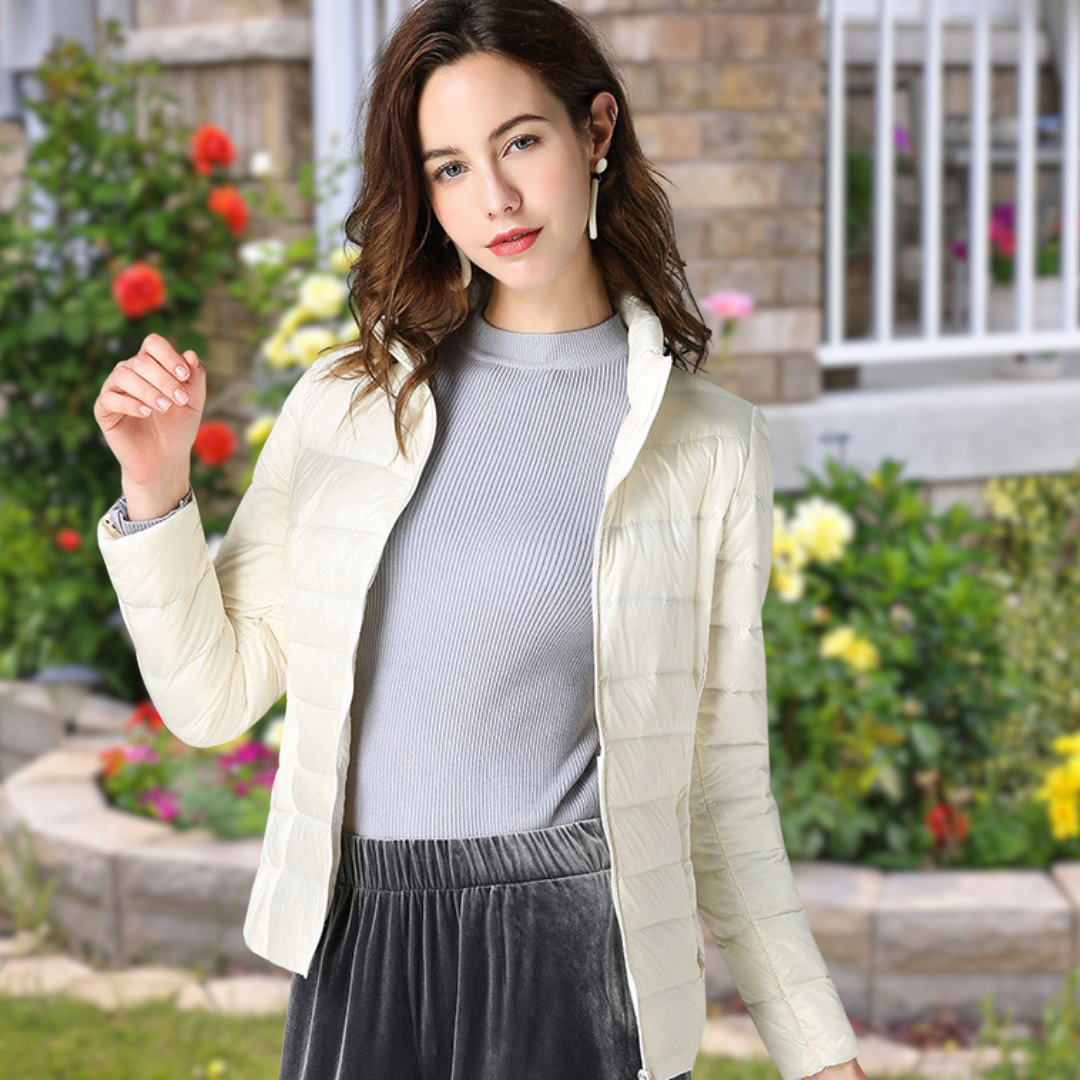 Seraphina | Geacă impermeabilă cu puf alb 