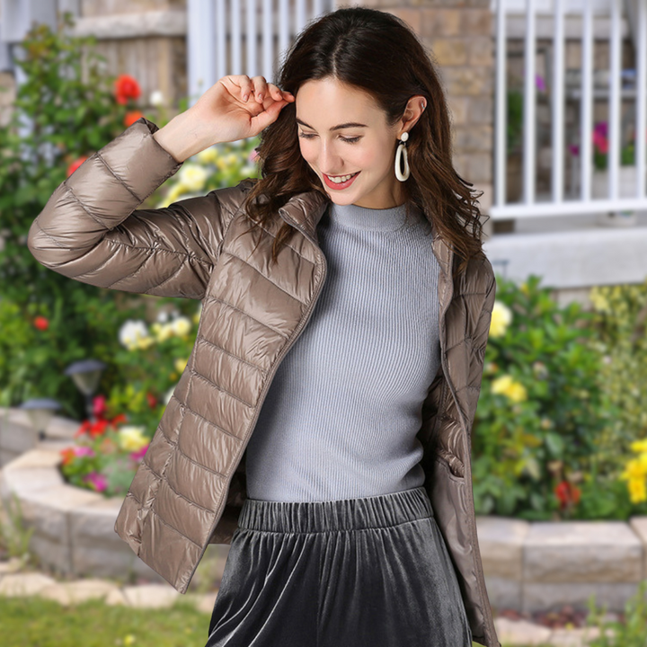 Seraphina | Geacă impermeabilă cu puf alb 