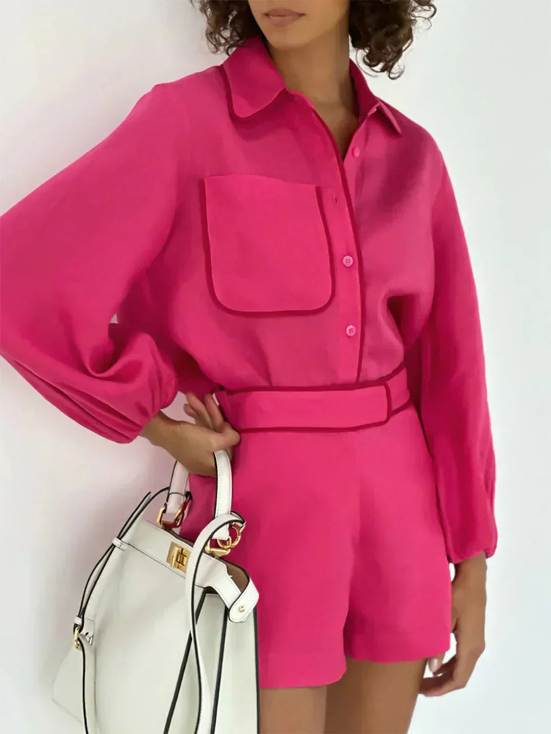 Set de pantaloni scurți și în cu detalii contrastante