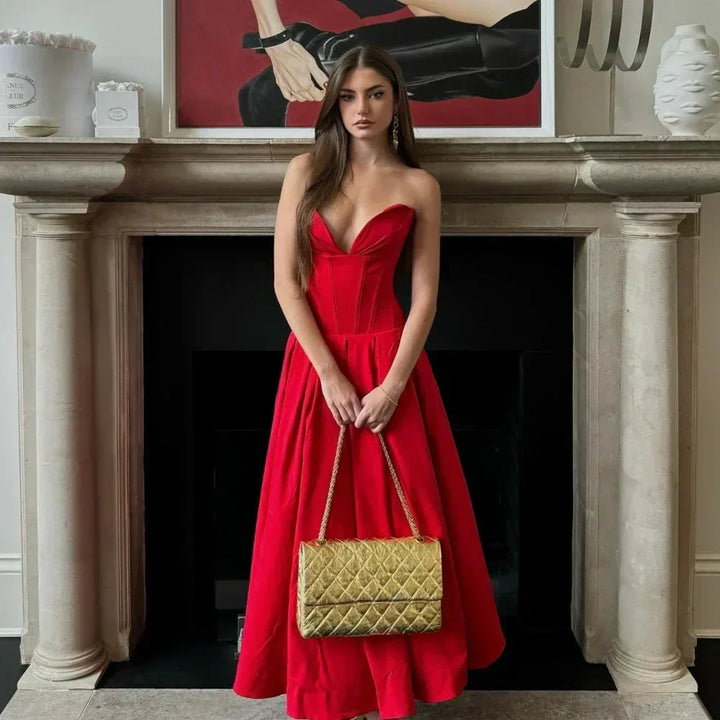 Aria – Rochie Midi Plisată Fără Bretele