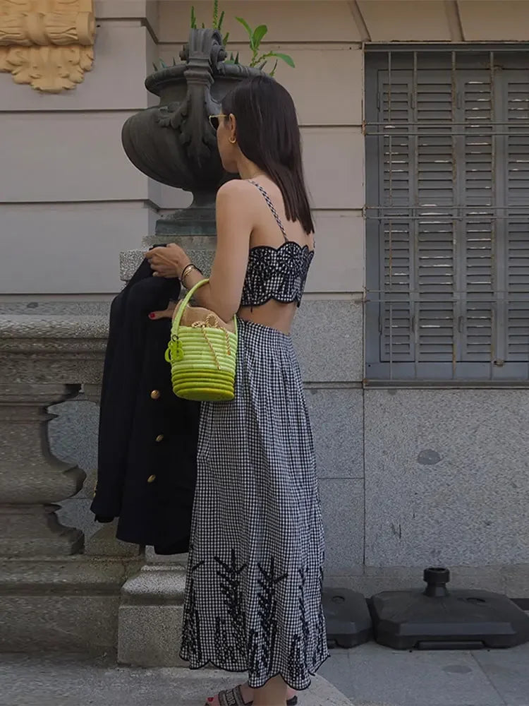 Clara - Rochie Chic în Carouri