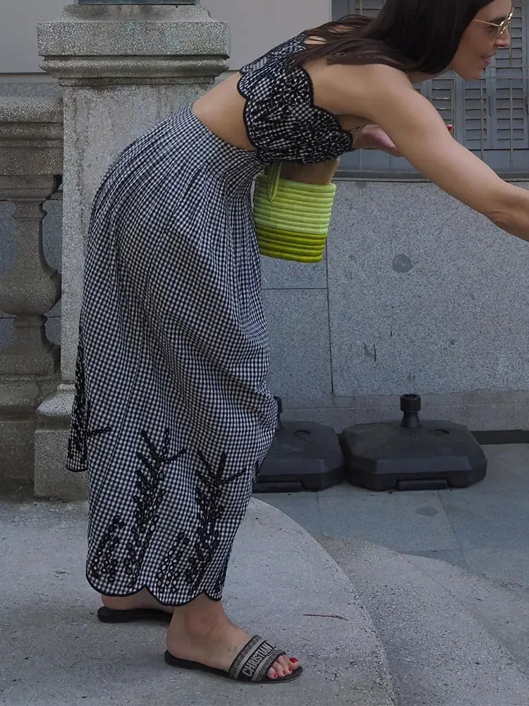 Clara - Rochie Chic în Carouri