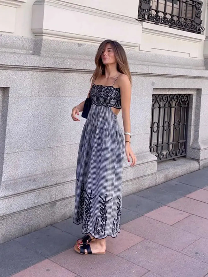 Clara - Rochie Chic în Carouri